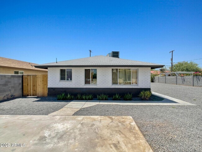 Foto del edificio - 2109 W Hayward Ave