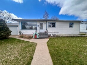 Building Photo - 127 Riverview B