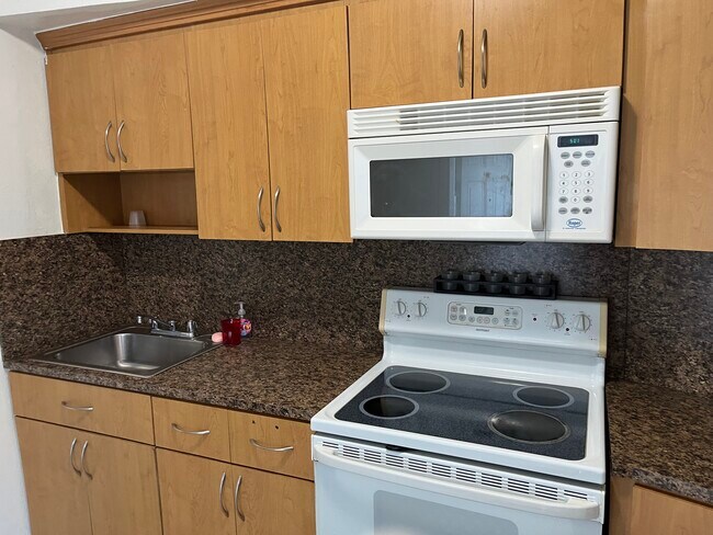 Estufa Microondas - 360 NW 58th Ave