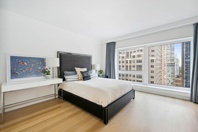 Foto del edificio - 135 W 52nd St