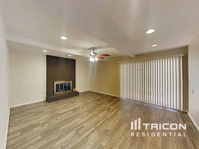 Foto del edificio - 3746 Terrace Dr