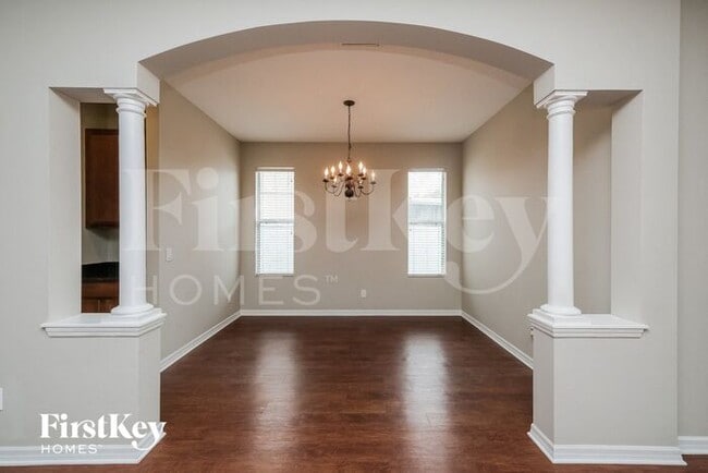 Building Photo - 527 Dunaway Dr