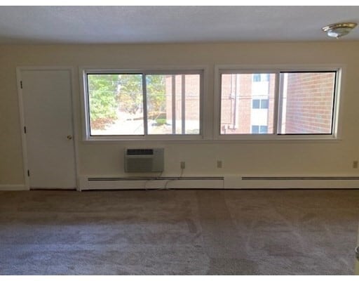 Building Photo - 6 Lakeview Gardens