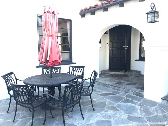 Foto del edificio - 8964 W 25th St