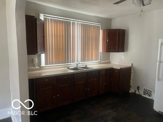 Foto del edificio - 548 W 29th St
