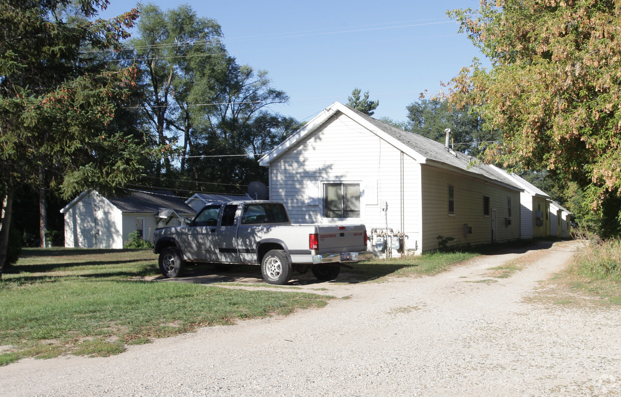 Primary Photo - Cedar Rock Apartments