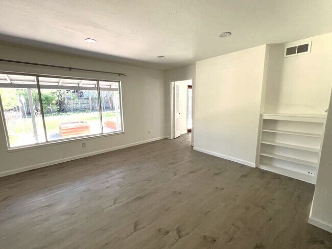 Foto del edificio - 3736 Orangerie Way