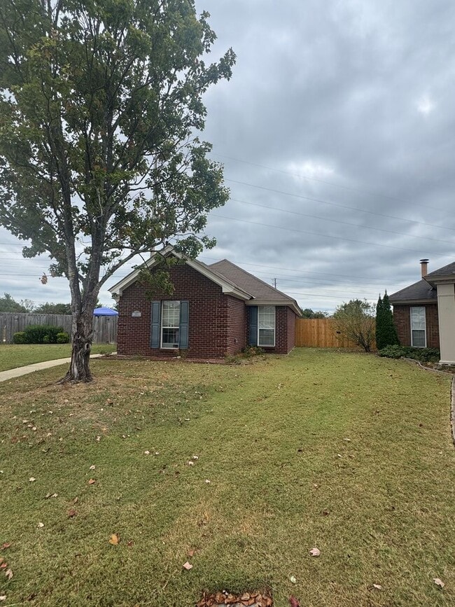 Building Photo - 8928 Asheville Dr