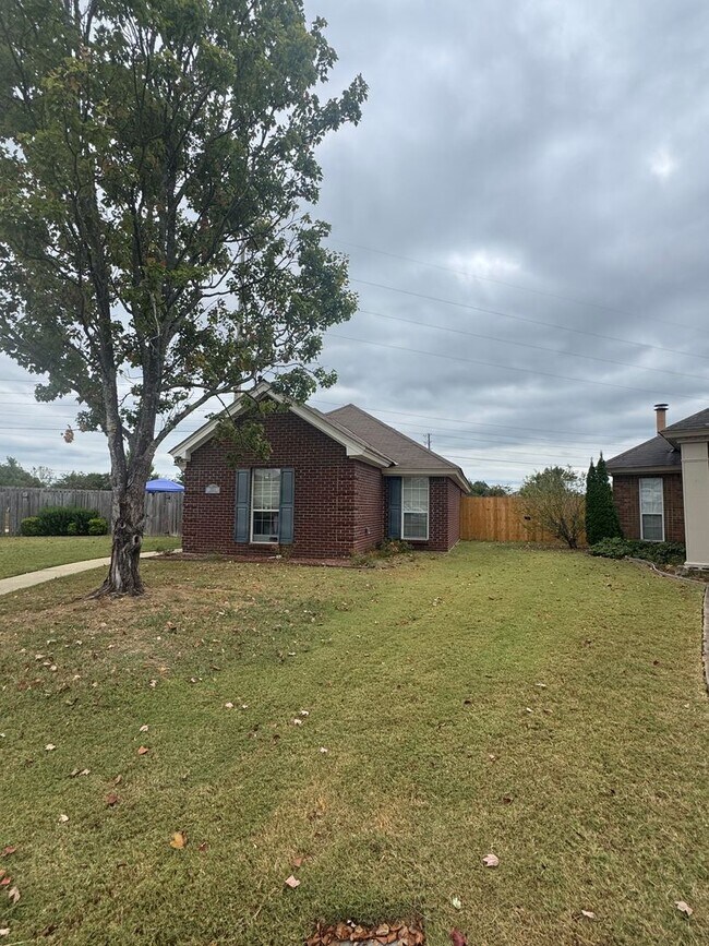 Foto del edificio - 8928 Asheville Dr