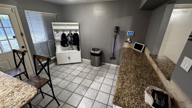 Building Photo - 21418 Park Mt Dr