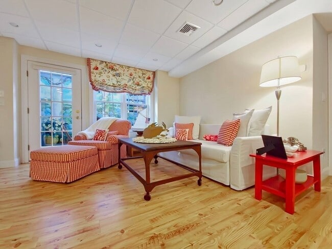 Building Photo - 111 Shore Dr