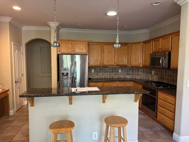 Foto del edificio - Home for Rent in Carmichael, CA