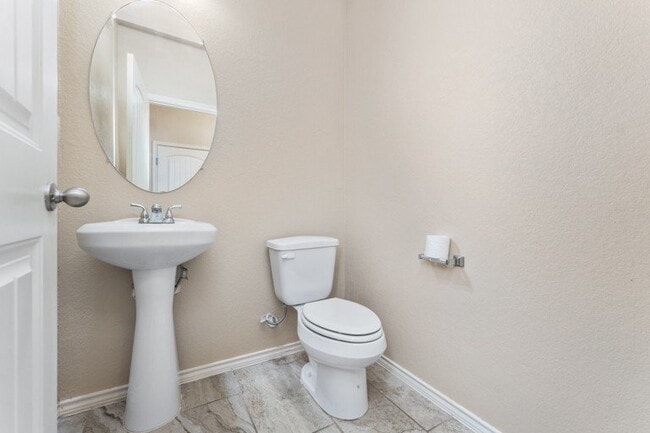 Foto del edificio - 8323 Prickly Oak