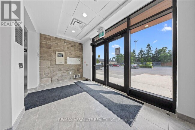 Photo du bâtiment - 5992 Hazeldean Rd