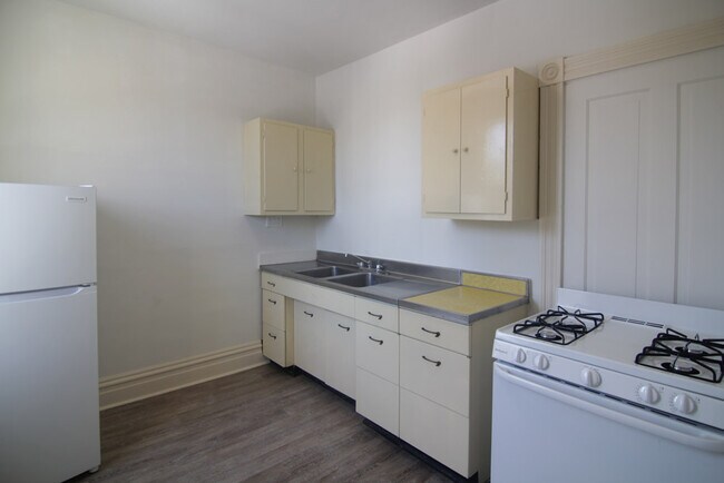 Building Photo - 415 S Trenton Ave