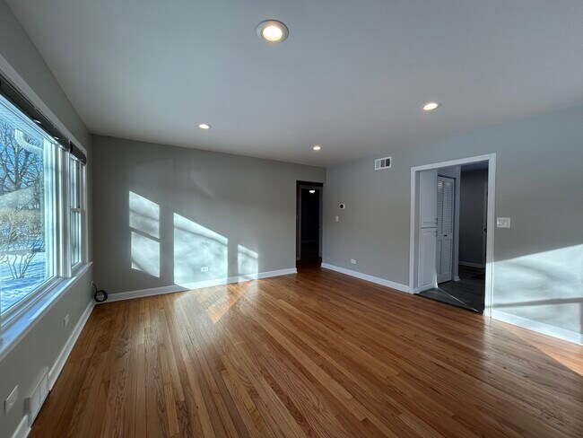 Foto del edificio - 807 Elm Ave