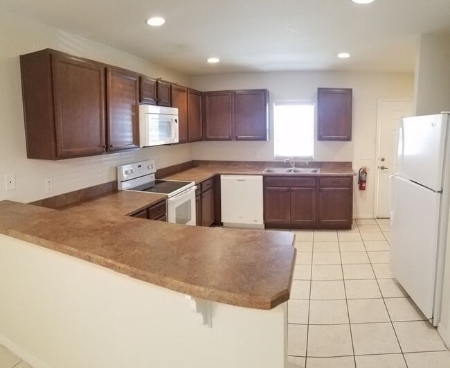 Building Photo - DIAMOND RIDGE VILLAS-10572 SE 67 CT