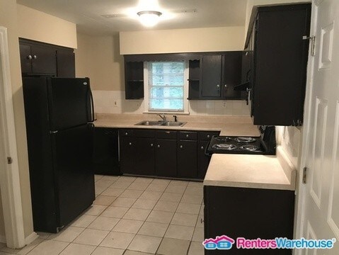 Building Photo - New Listing!!!  Cozy Atlanta Home 3/2 $895!!!