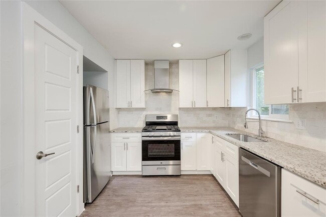 Building Photo - 5402 Chevy Cir