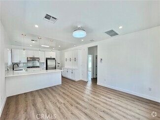 Building Photo - 917 Wigwam Ave