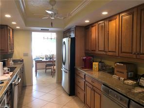Foto del edificio - 6151 Pelican Bay Blvd