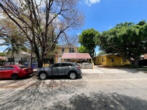 Building Photo - 1029 NW 28th St