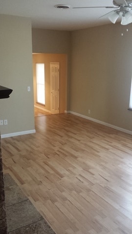 Foto del edificio - Large 2 Story Home 2540 SFT 3 Bed 2 Bath Home