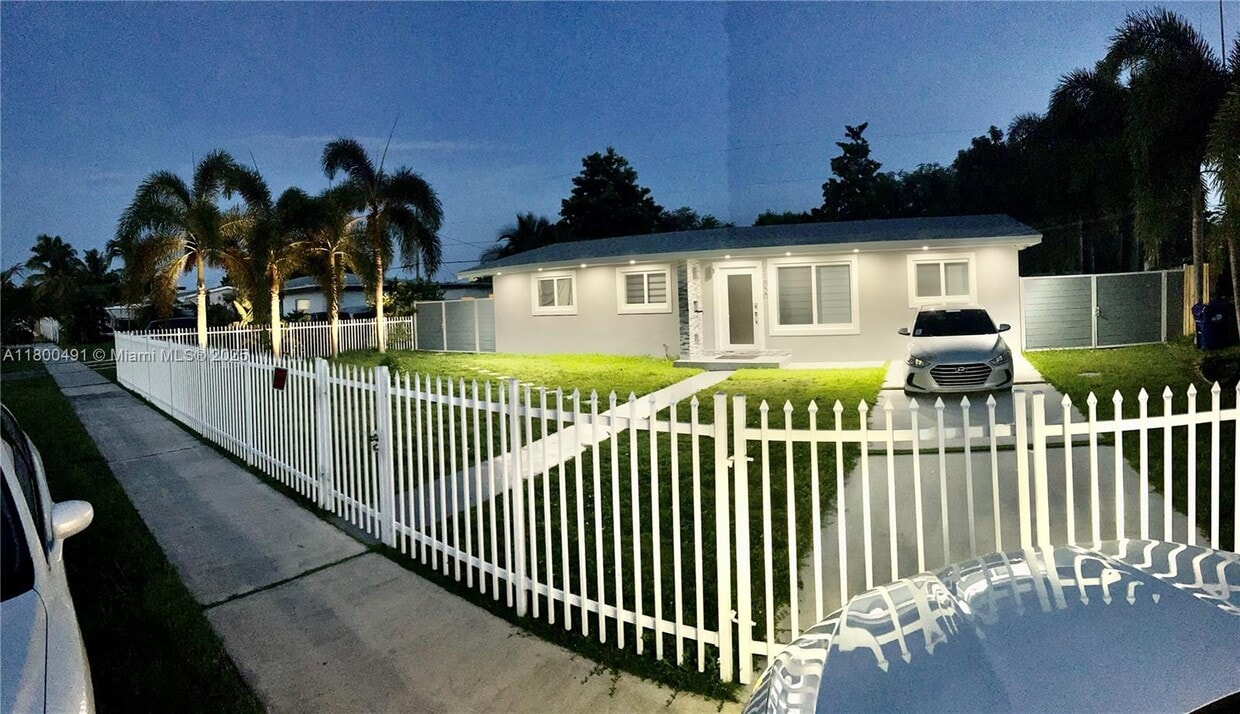 Primary Photo - 11850 SW 187th St