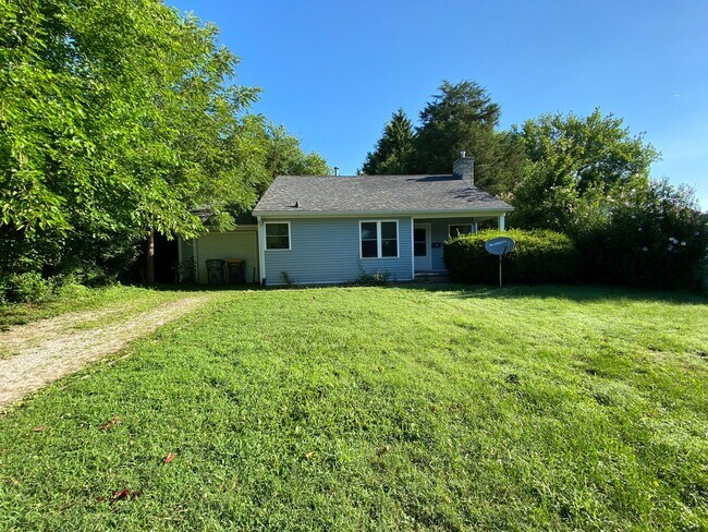 Foto del edificio - Available August 14th, 2026!