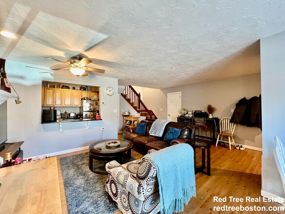 Foto principal - 154 Quincy Shore Dr
