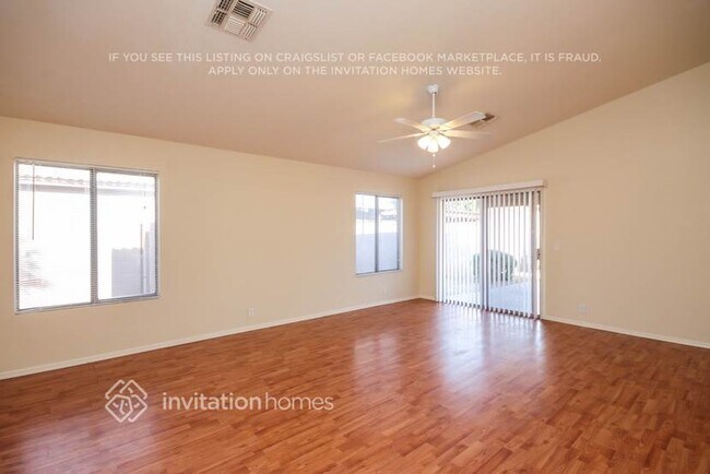 Foto del edificio - 10630 E Emerald Ave