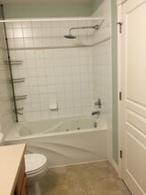 Building Photo - 9245 Commons Pl