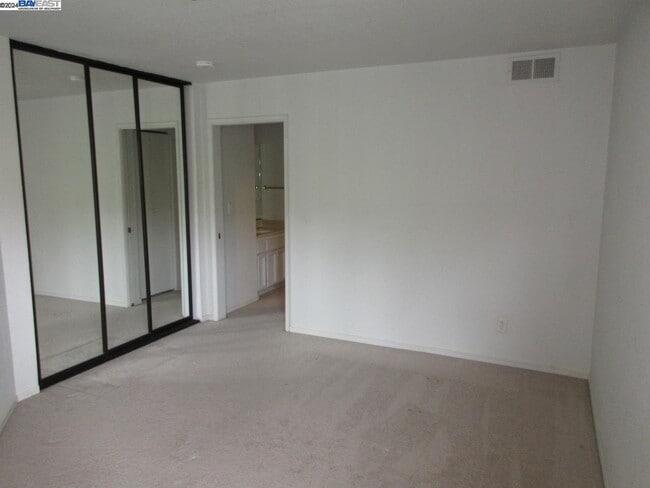 Building Photo - 1400 Carpentier St
