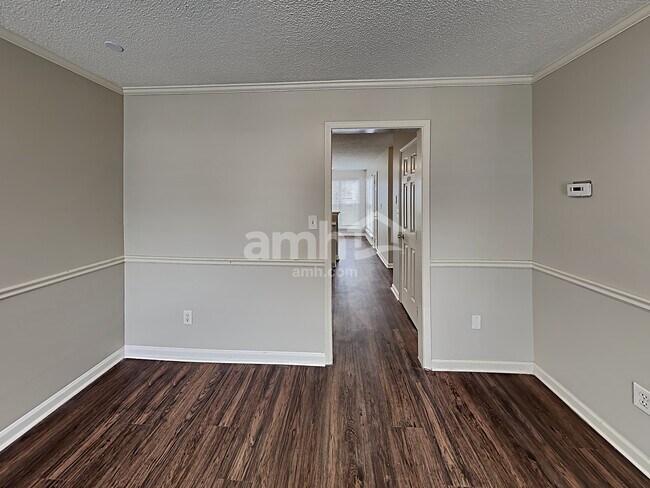 Foto del edificio - 1020 Ridgefield Cir