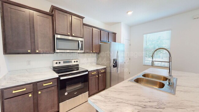 Foto del edificio - 8358 Zenith Cir