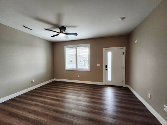 Foto del edificio - 5305 W Jay St