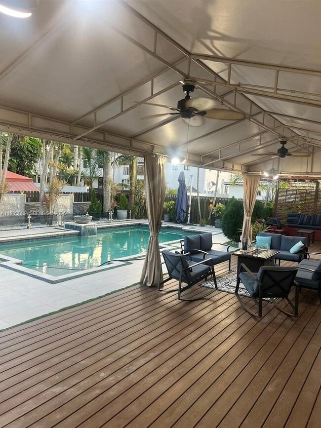 Building Photo - 1430 Polk St