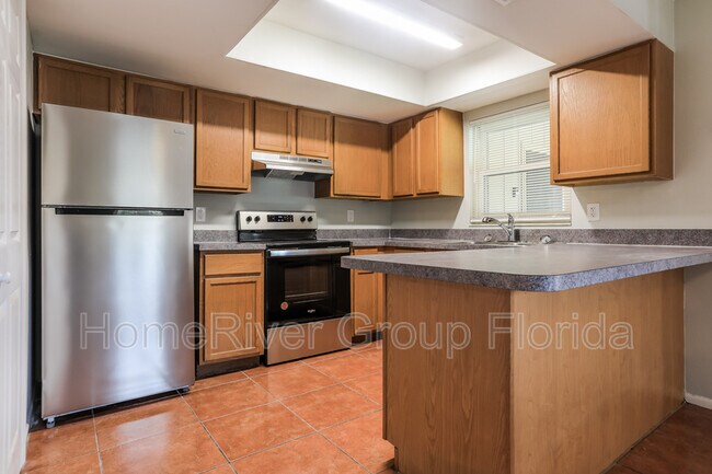 Foto del edificio - 1150 Russell Ave
