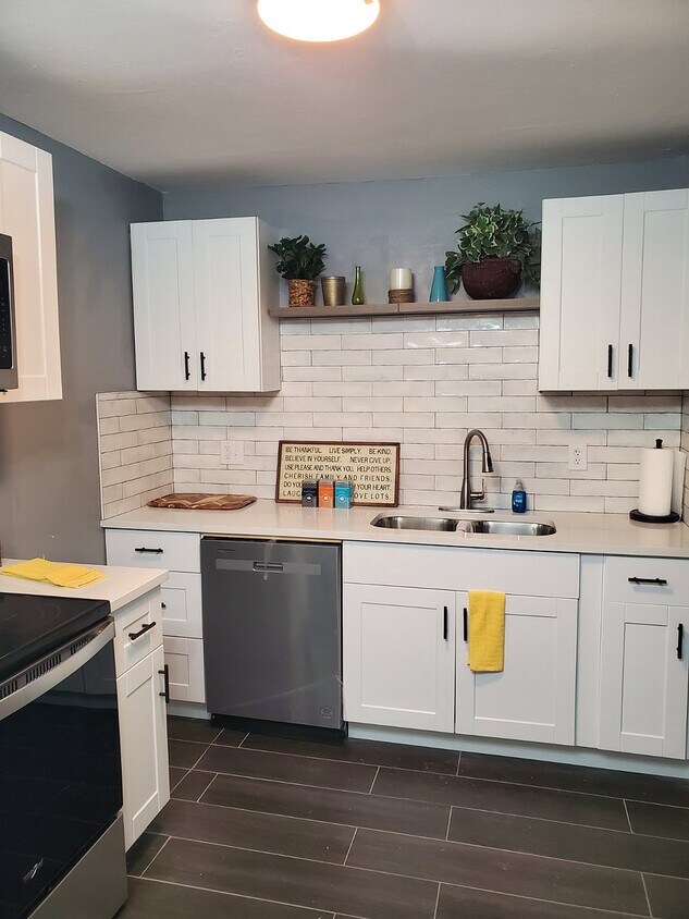 Foto principal - 1536 NE 42nd St