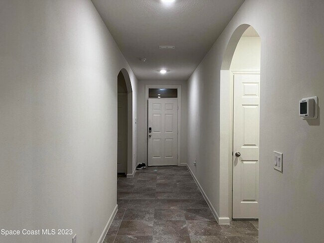 Foto del edificio - 388 Guinevere Dr SW