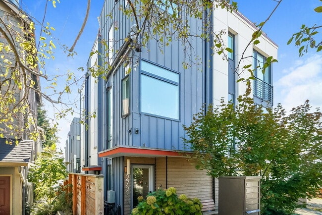 Photo - 2725 S Norman St Townhome