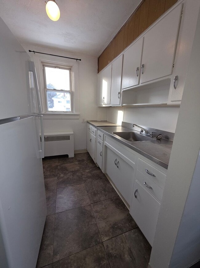 Building Photo - 1122 9th St