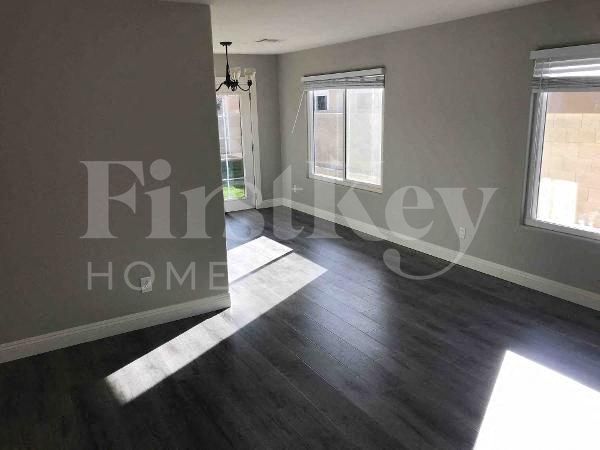 Foto del edificio - 5620 Royal Castle Ln