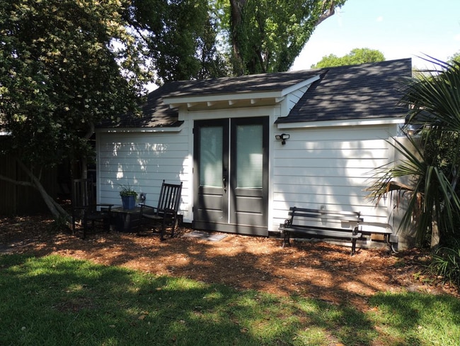 Building Photo - 8 Chadwick Dr