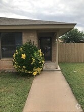 Building Photo - 711 Hawn Cir