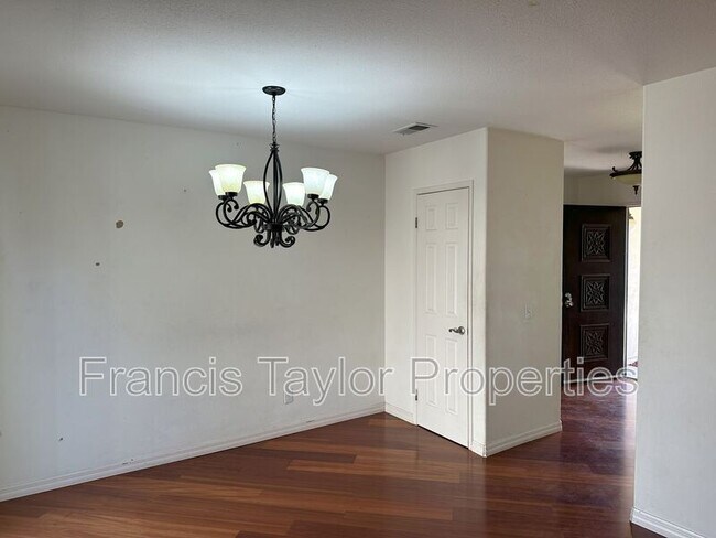 Building Photo - 2230 Montemar Ave