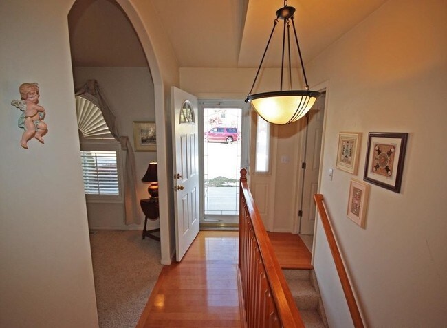 Building Photo - 4 Shadow Mountain Dr