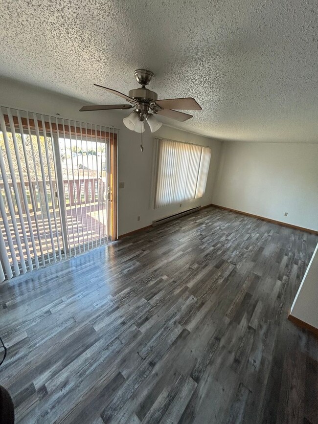 Foto del edificio - Lovely, Updated Townhome for Rent