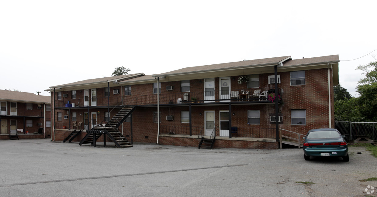 Building Photo - 2630 Larkwood Ln