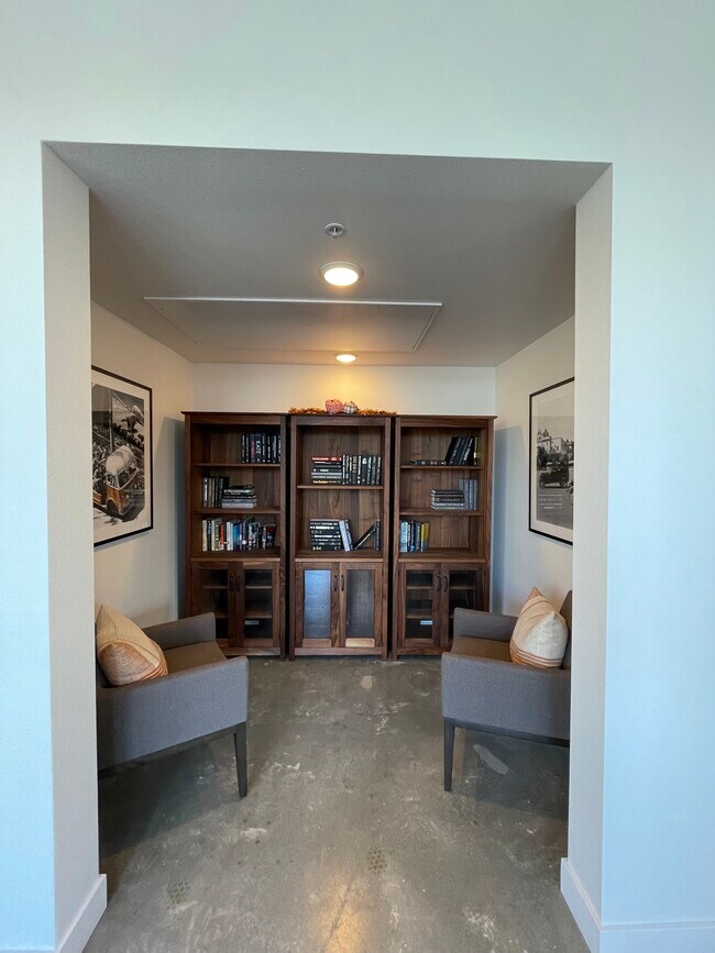 Foto del edificio - Harris Family Senior Residence